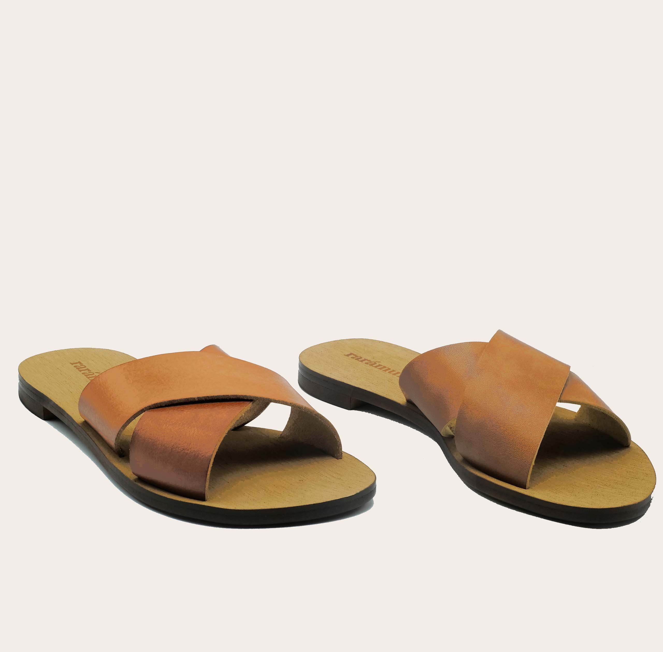 Palermo-paar-beige_slides-sandals-women-shoes-travel-sandals-vegan-raramuri